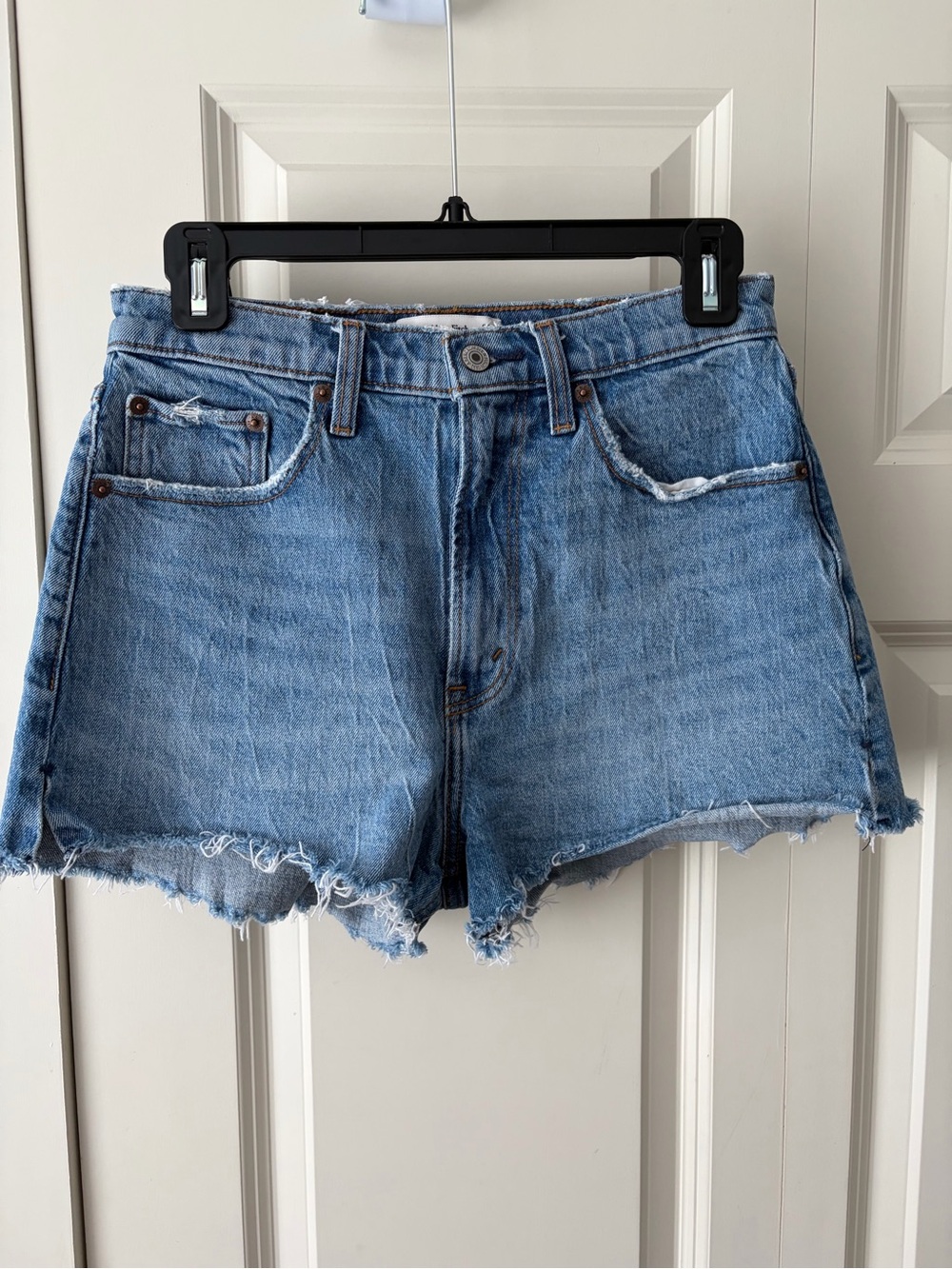 Abercrombie & Fitch The Mom Short High Rise Jeans